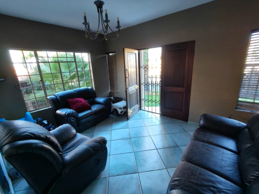 3 Bedroom Property for Sale in Safari Gardens North West